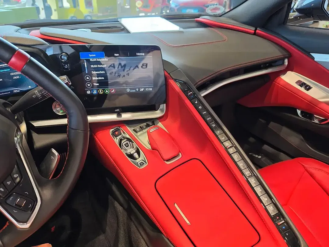 Corvette C8 Coupe Stingray 2LT - Thumbnail 19
