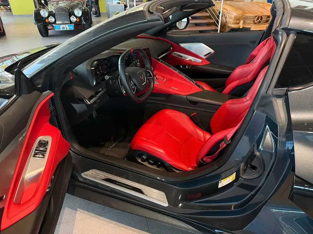 Corvette C8 Coupe Stingray 2LT - Thumbnail 20