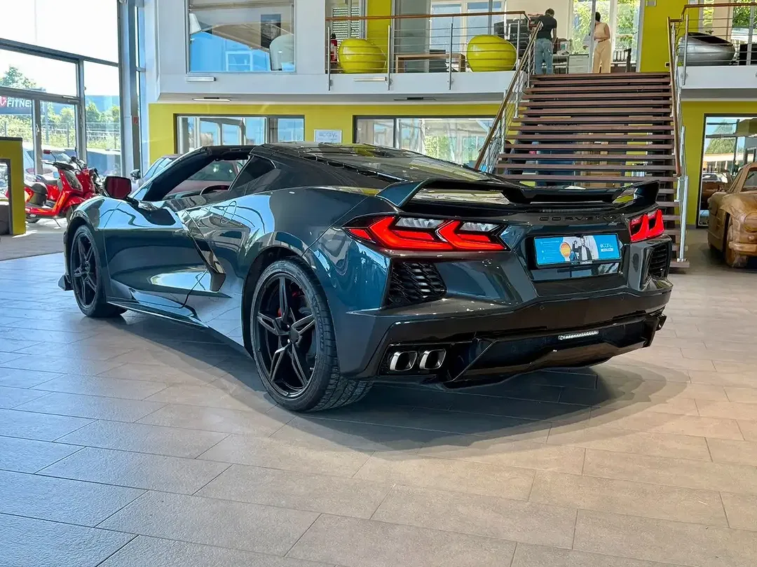 Corvette C8 Coupe Stingray 2LT - Thumbnail 3