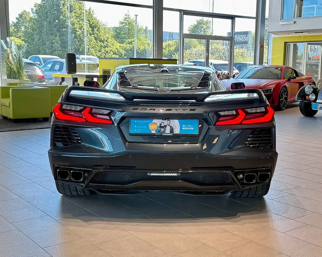 Corvette C8 Coupe Stingray 2LT - Thumbnail 4