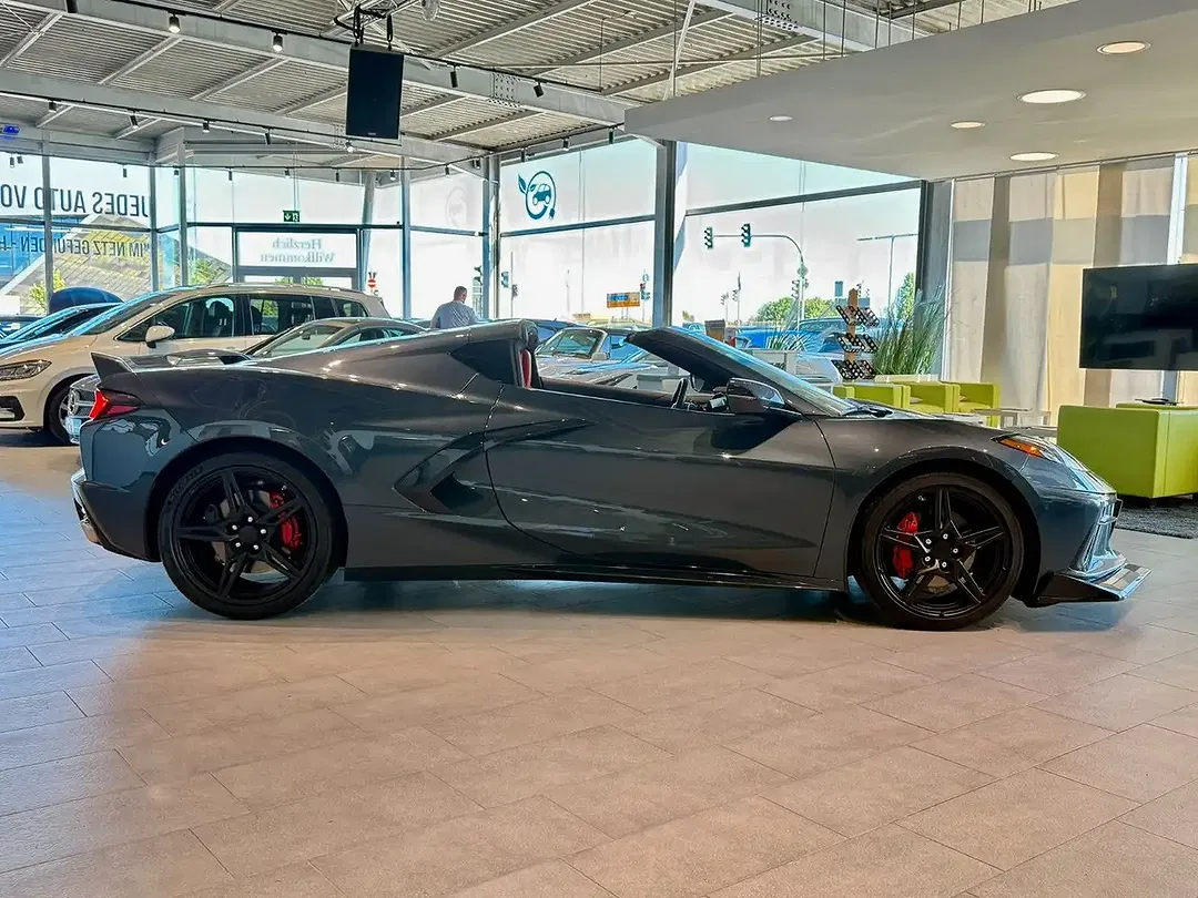 Corvette C8 Coupe Stingray 2LT - Thumbnail 6