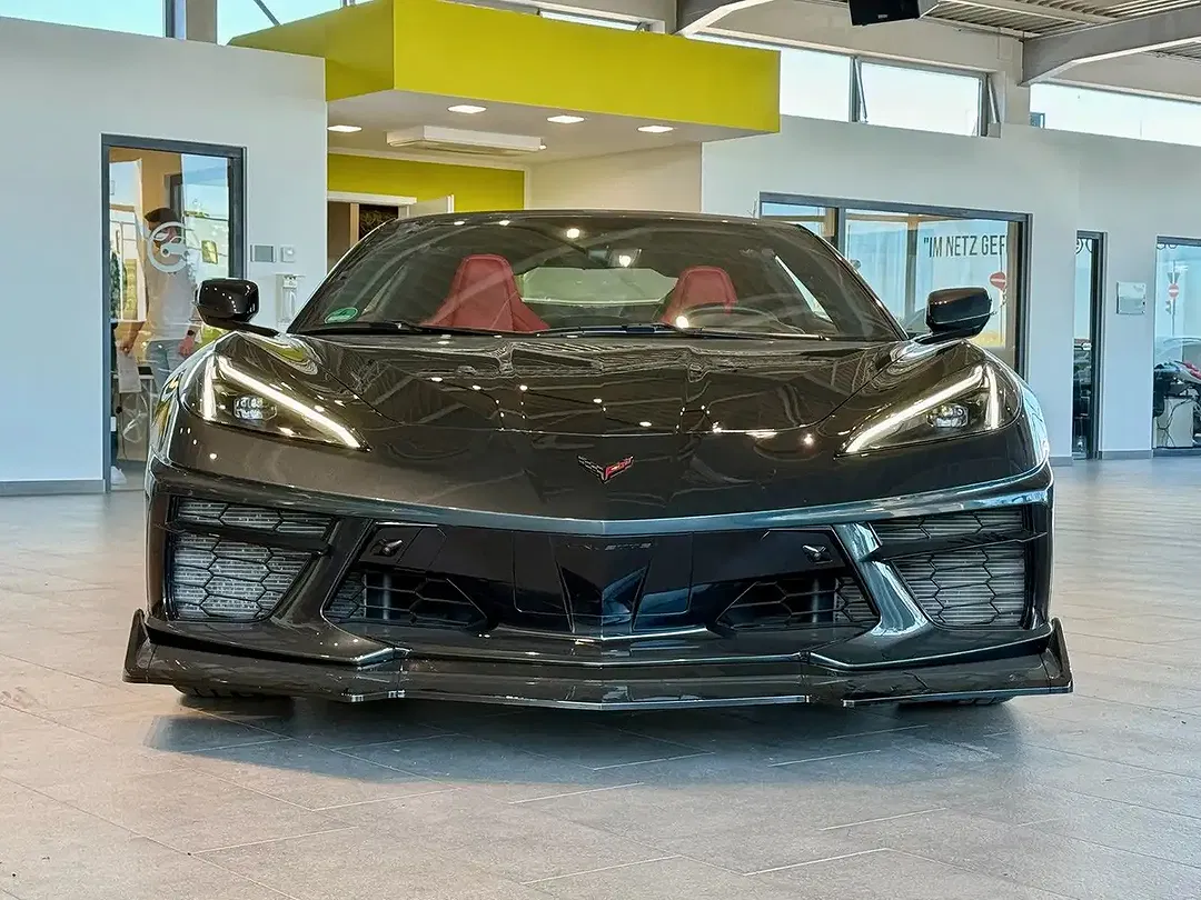 Corvette C8 Coupe Stingray 2LT - Thumbnail 8