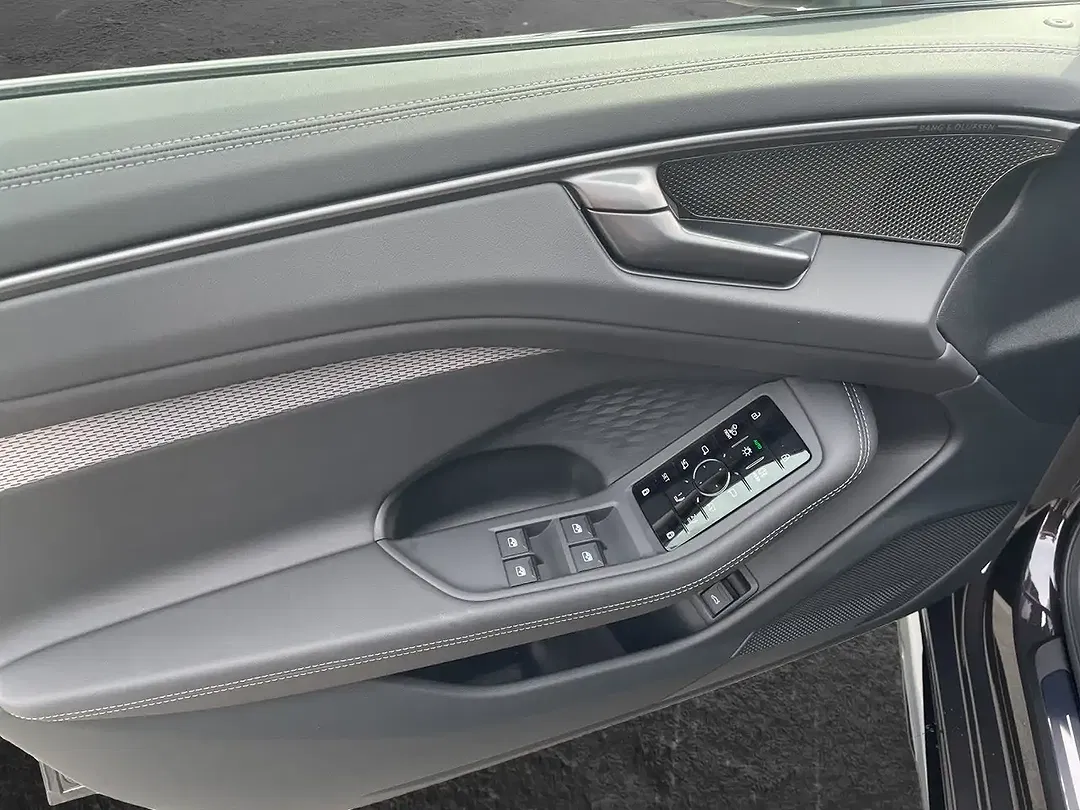 Audi A6 S tronic quattro Avant S line - Thumbnail 5