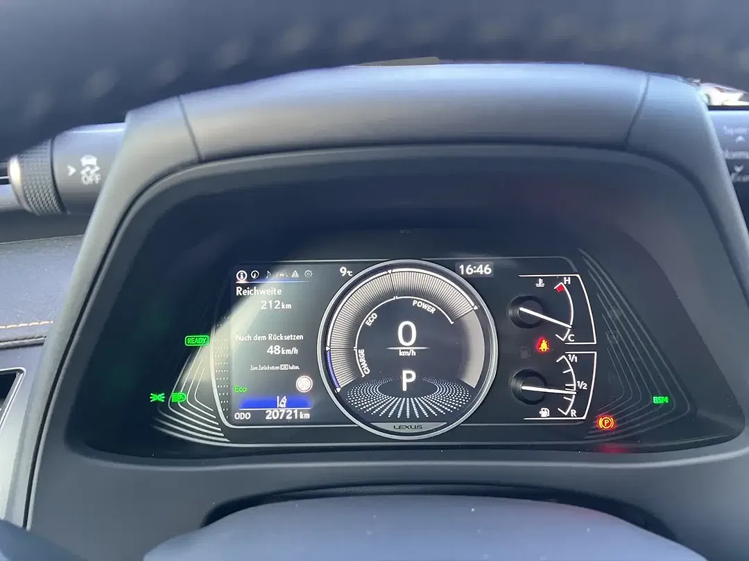 Lexus UX 250h Executive Premium - Thumbnail 11