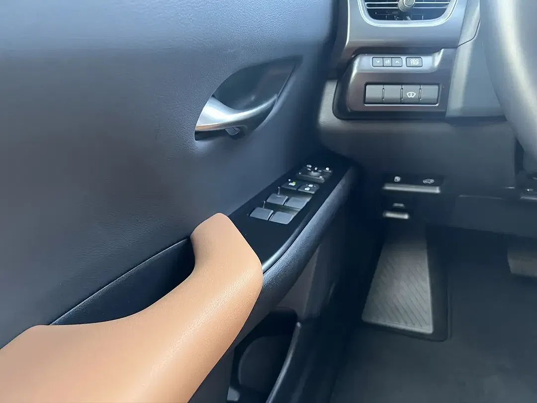 Lexus UX 250h Executive Premium - Thumbnail 12