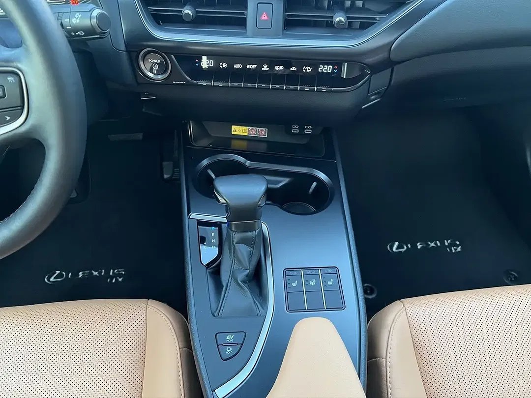 Lexus UX 250h Executive Premium - Thumbnail 14