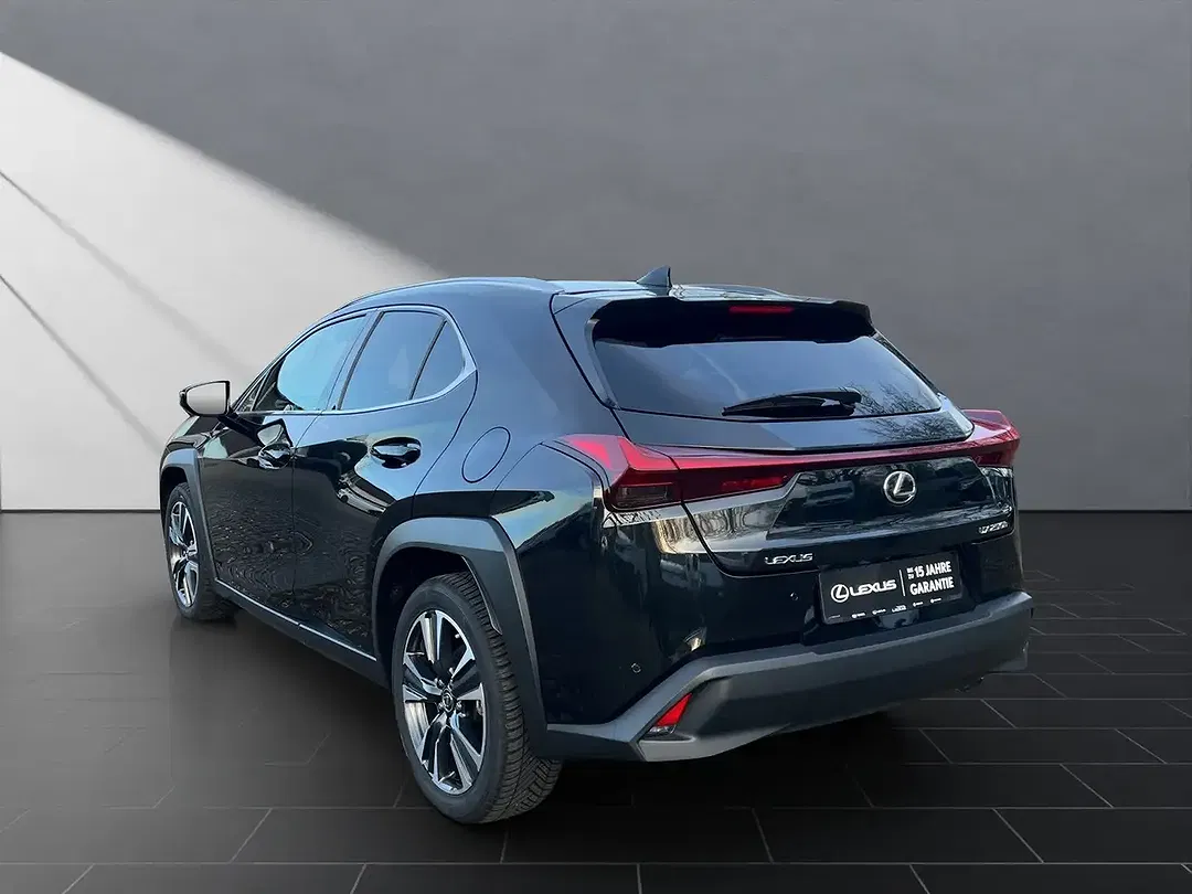 Lexus UX 250h Executive Premium - Thumbnail 3