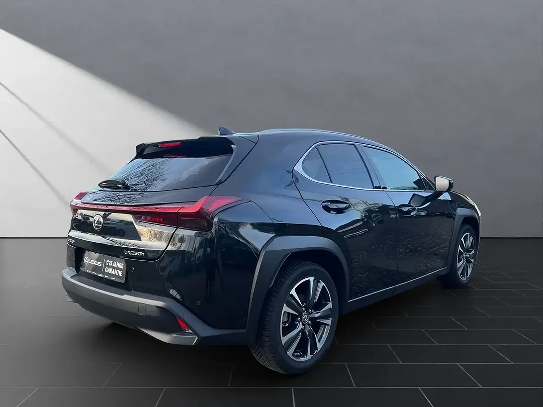 Lexus UX 250h Executive Premium - Thumbnail 5