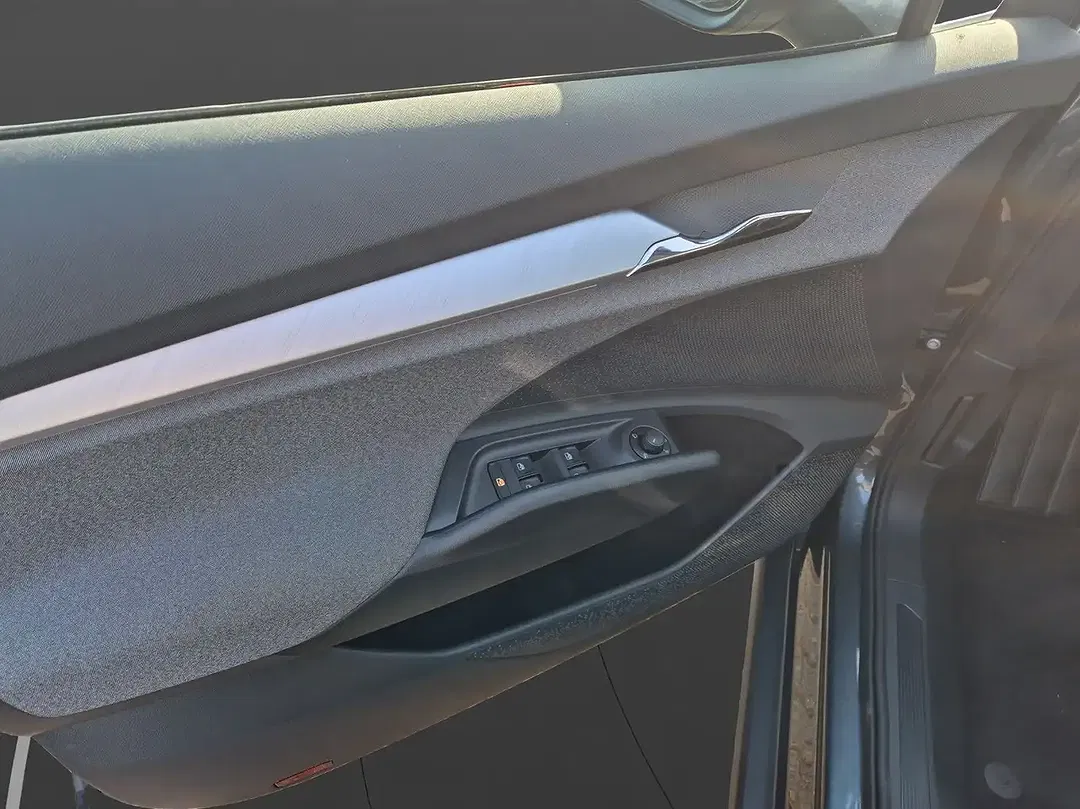 Skoda Enyaq 50 Loft - Thumbnail 13