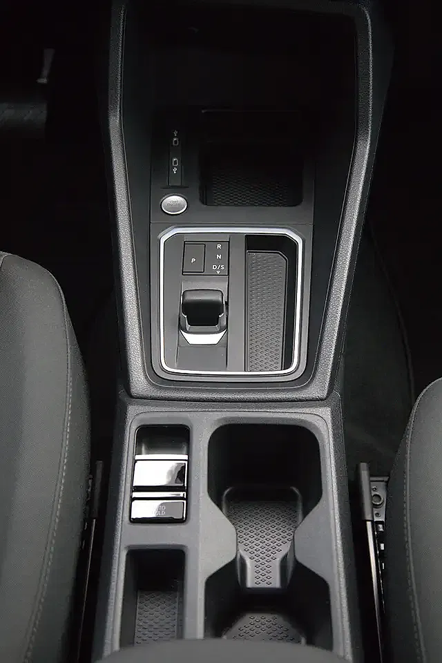Ford Grand Tourneo 2.0 EcoBlue AUT Titanium - Thumbnail 11