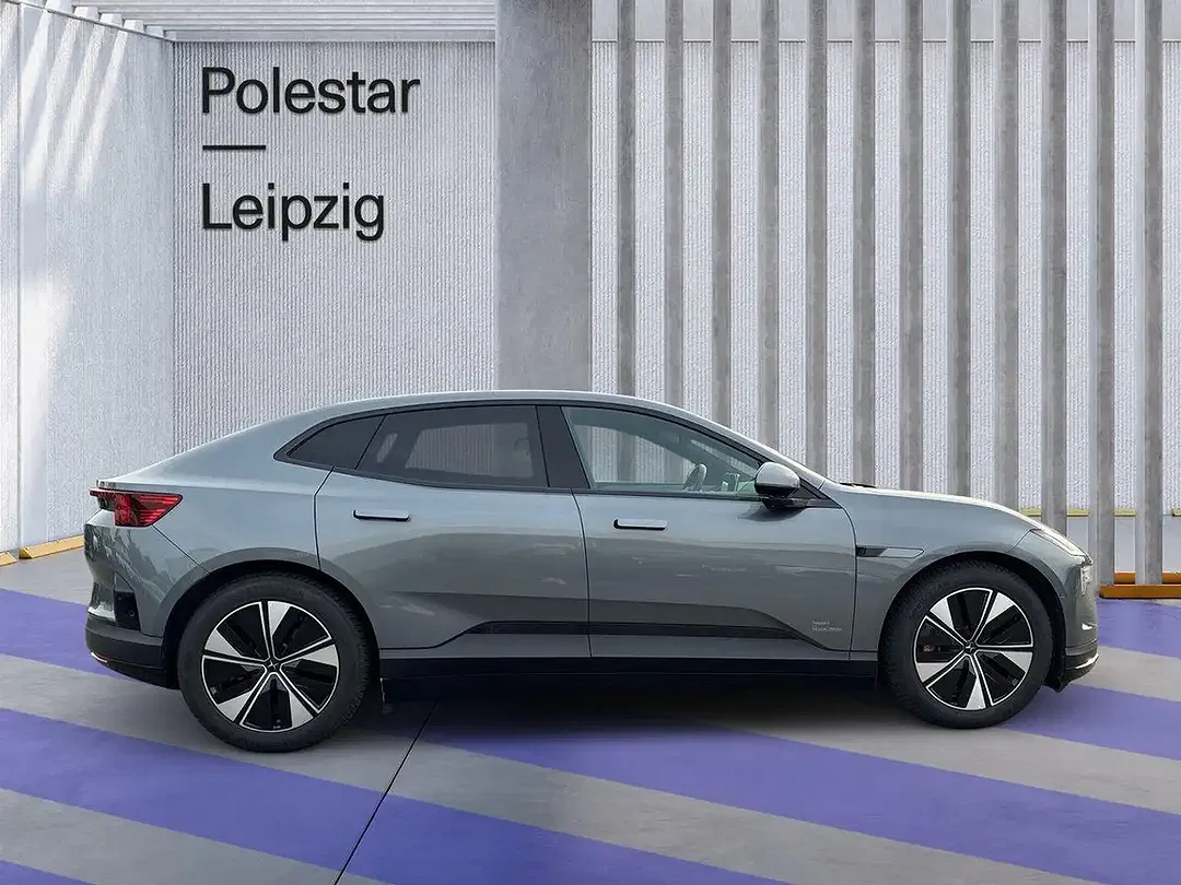 Polestar 4 Long Range - Thumbnail 6