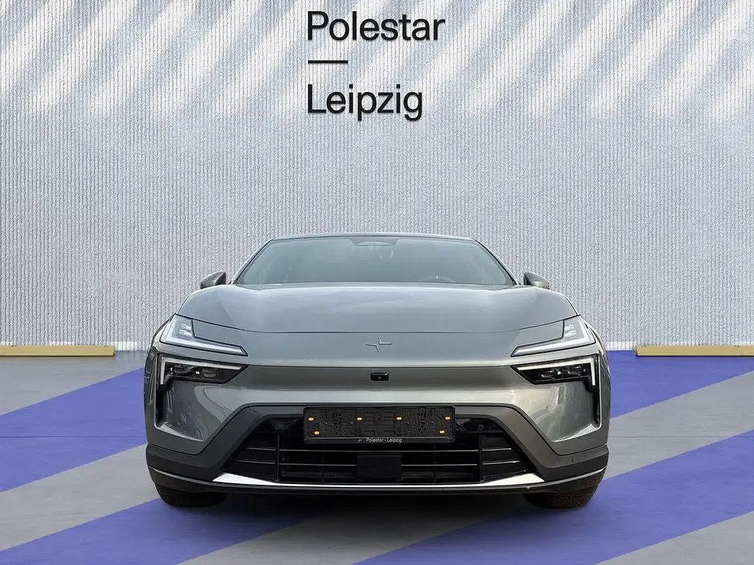 Polestar 4 Long Range - Thumbnail 8