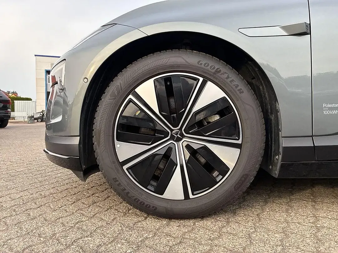 Polestar 4 Long Range - Thumbnail 9