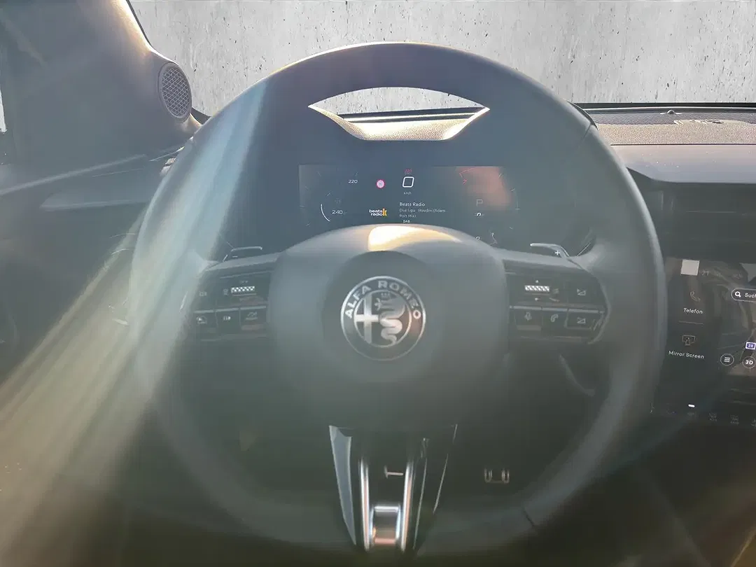 Alfa Romeo Junior 1.2 Ibrida Speciale - Thumbnail 12