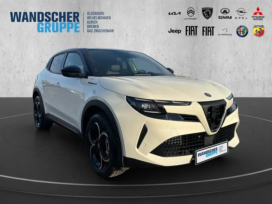 Alfa Romeo Junior 1.2 Ibrida Speciale - Thumbnail 9