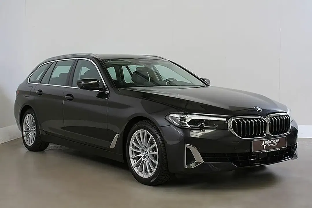 BMW 520 Luxury Line - Thumbnail 1