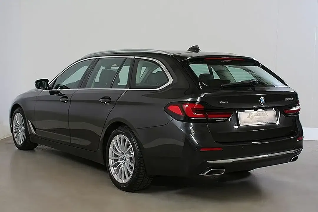 BMW 520 Luxury Line - Thumbnail 2