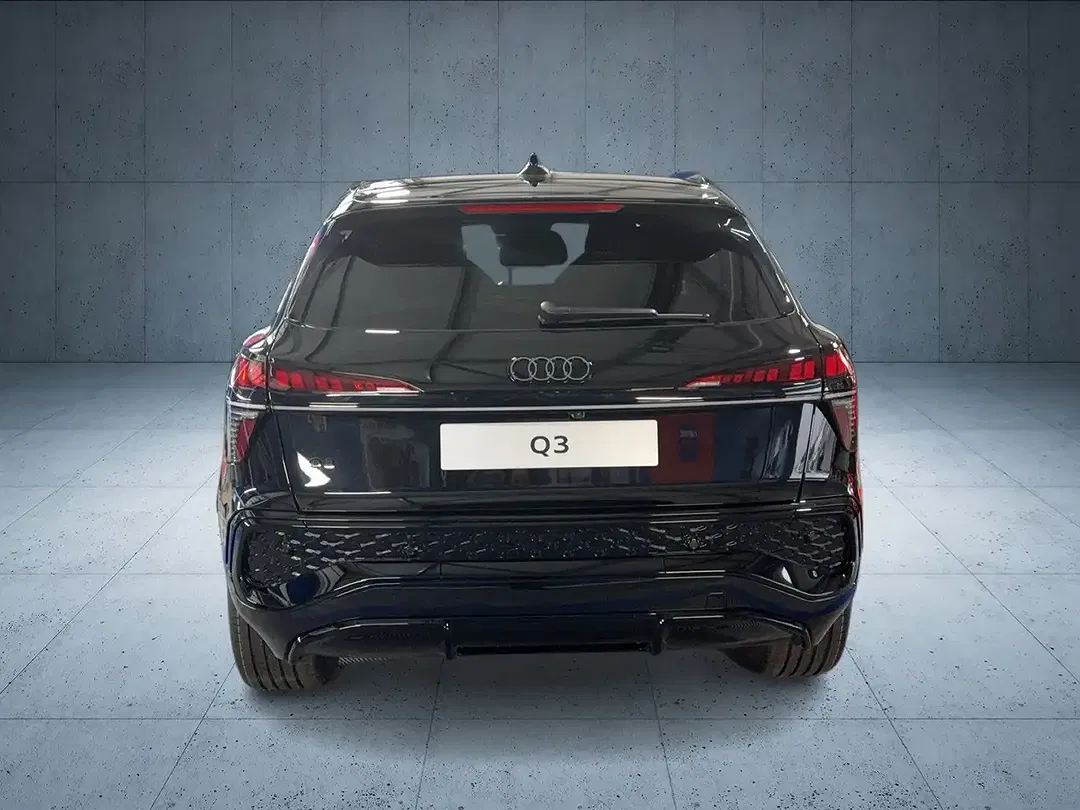 Audi Q3 - Thumbnail 4
