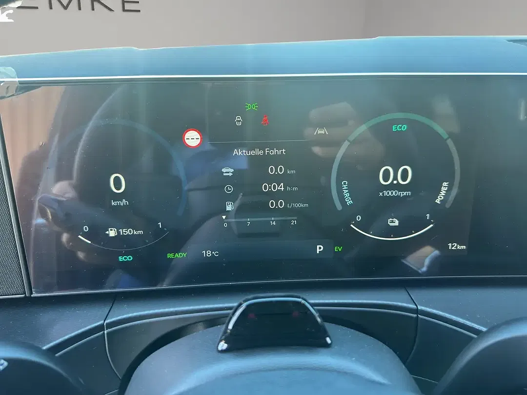Hyundai SANTA FE 1.6 T-GDI PHEV Blackline - Thumbnail 9