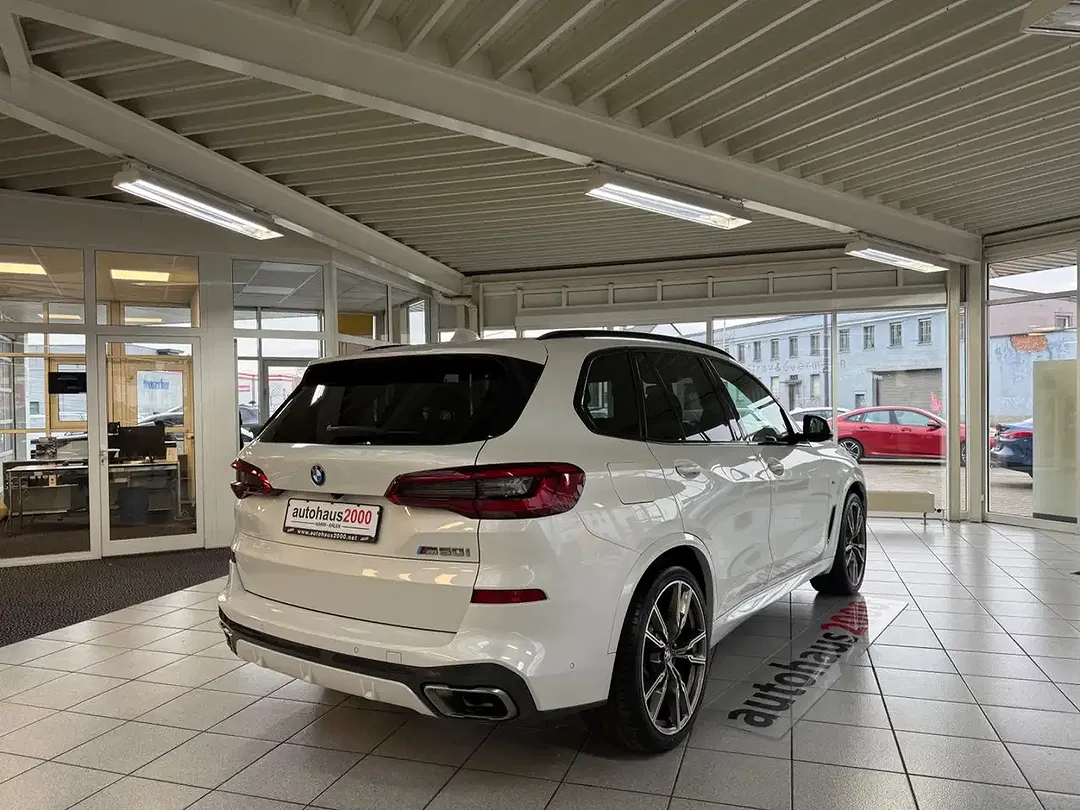 BMW X5 M - Thumbnail 3