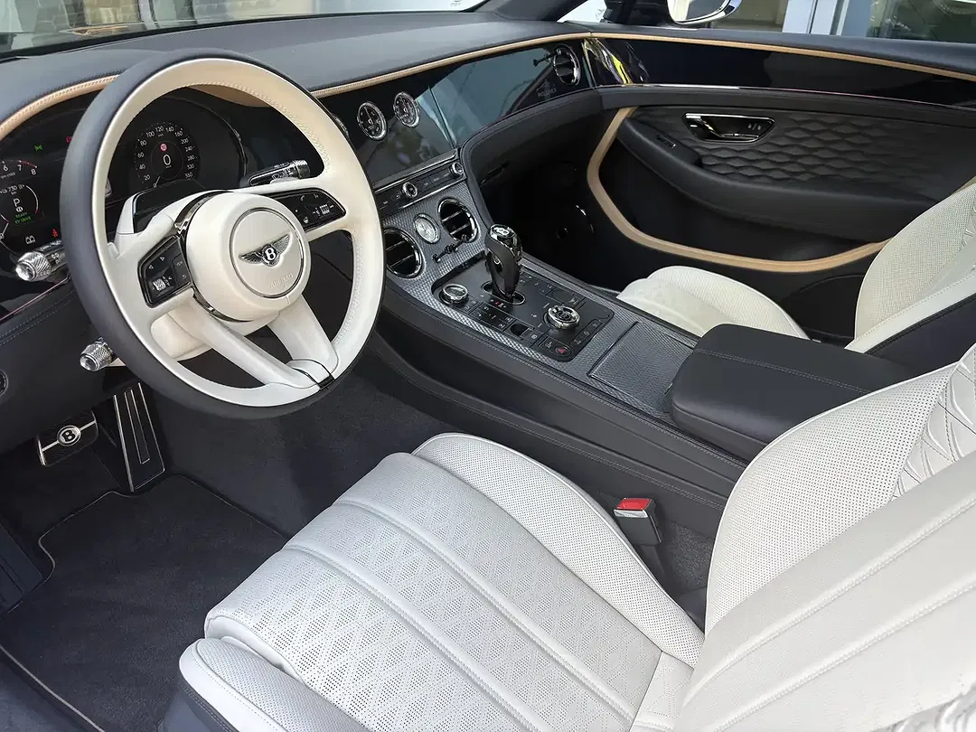 Bentley Continental Mulliner - foto 2