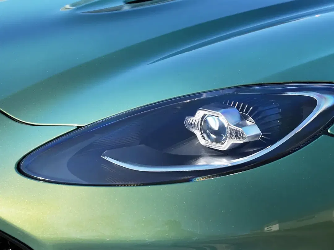Aston Martin DBX S - Thumbnail 11