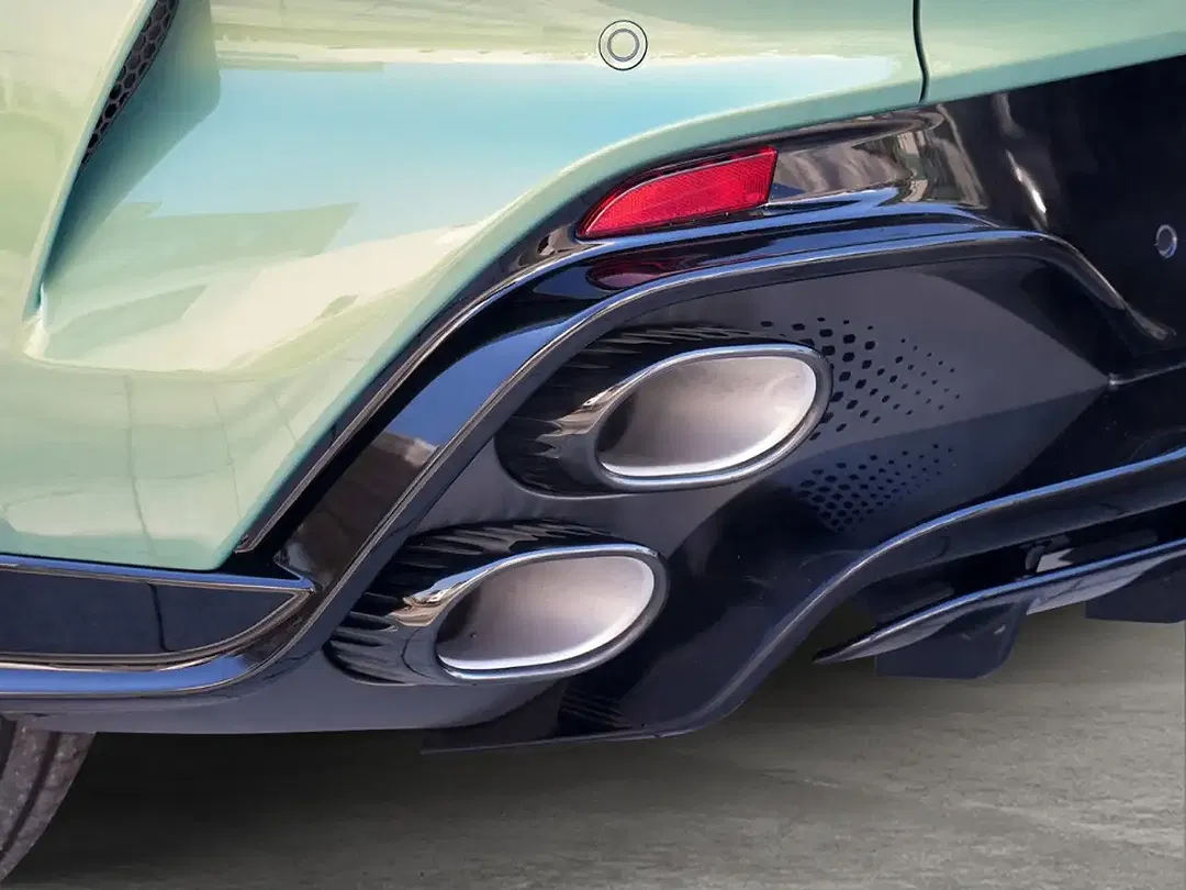 Aston Martin DBX S - Thumbnail 15