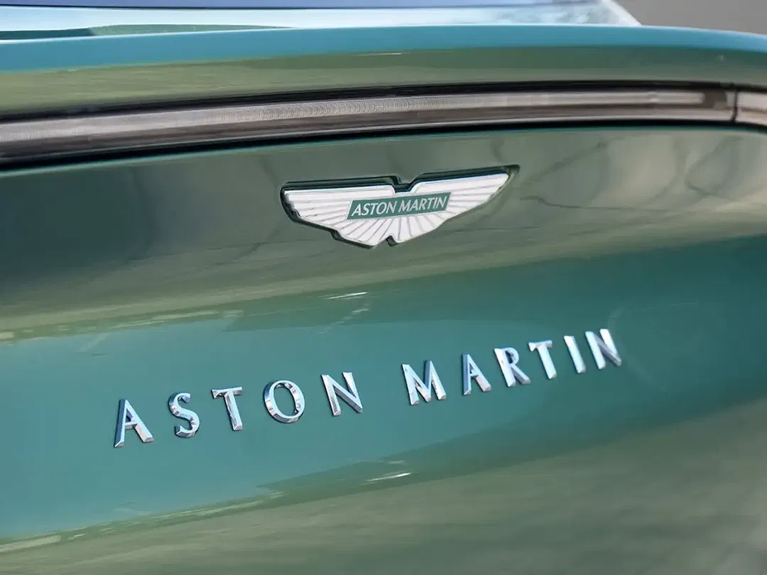 Aston Martin DBX S - Thumbnail 17