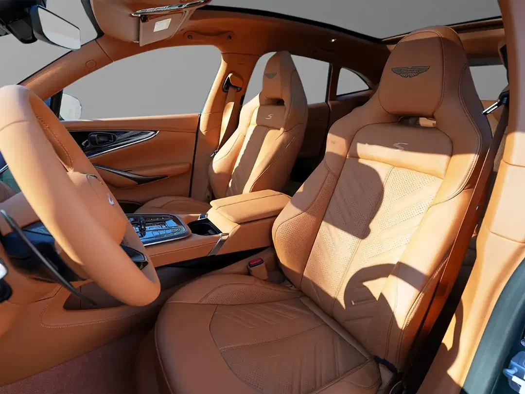 Aston Martin DBX S - Thumbnail 21