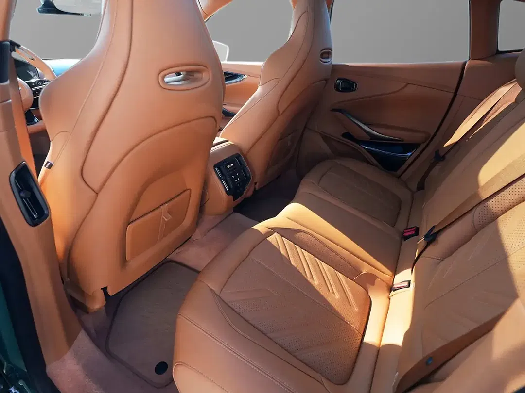 Aston Martin DBX S - Thumbnail 27