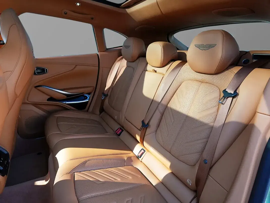 Aston Martin DBX S - Thumbnail 28