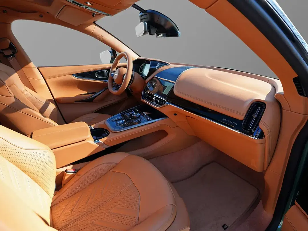 Aston Martin DBX S - Thumbnail 37