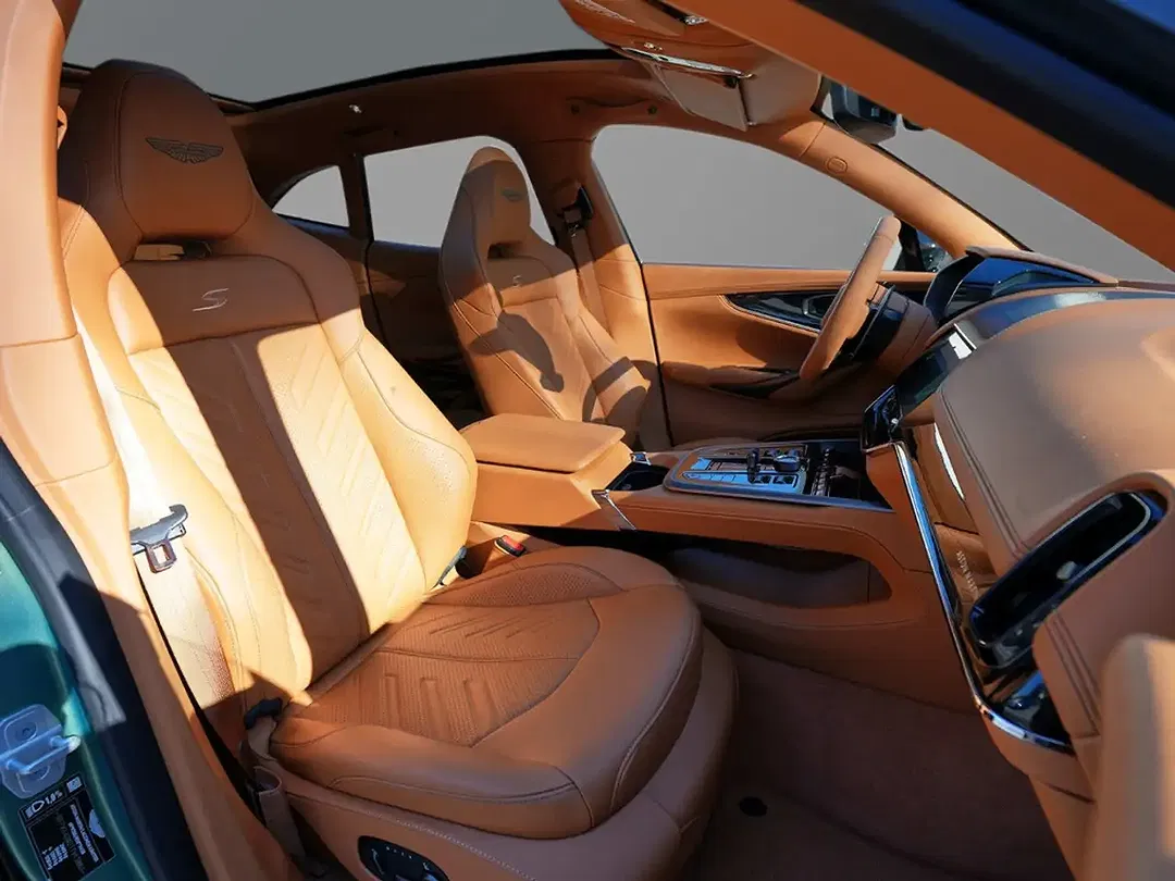 Aston Martin DBX S - Thumbnail 38