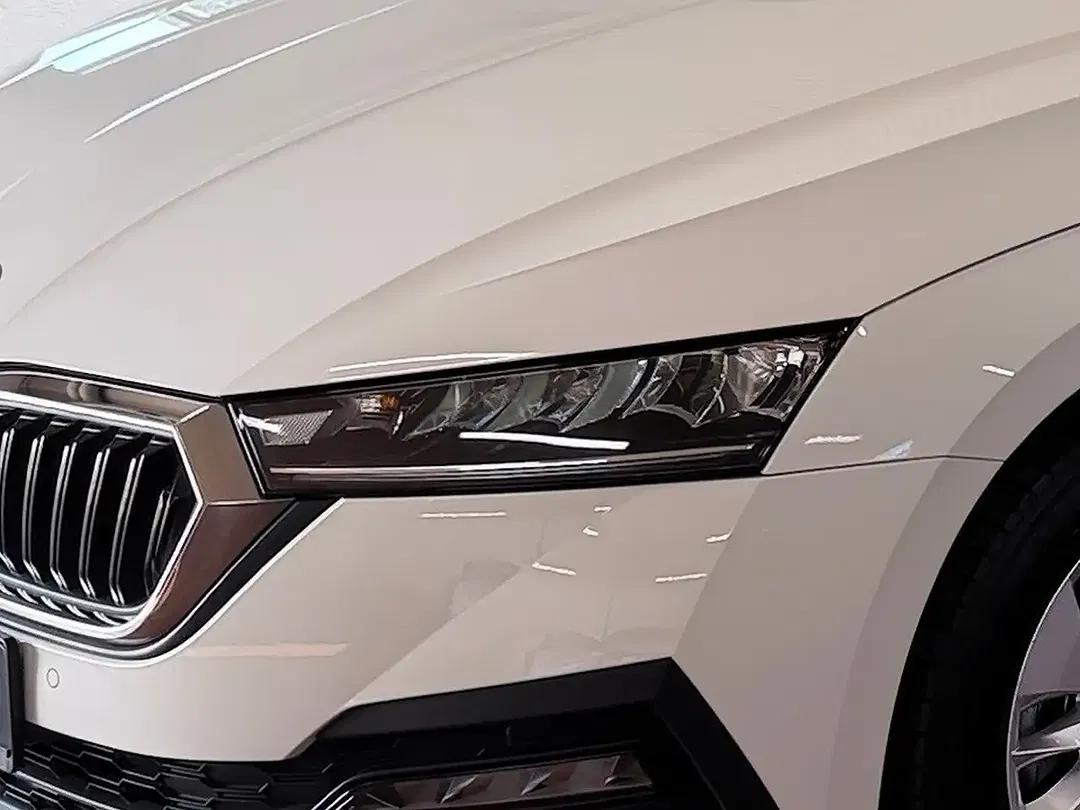 Skoda Octavia 2.0 TDI DSG Combi Ambition - Thumbnail 12