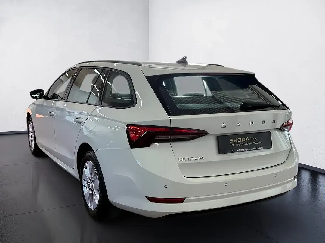 Skoda Octavia 2.0 TDI DSG Combi Ambition - Thumbnail 3
