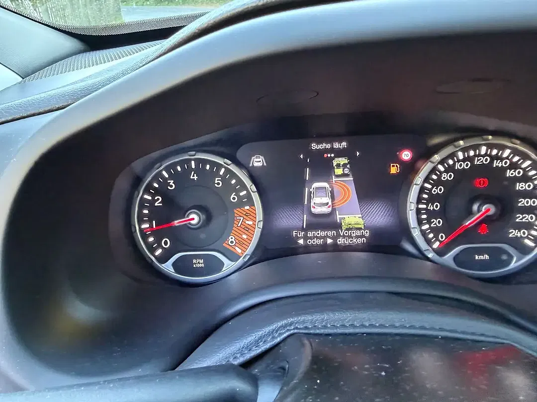 Jeep Renegade Limited - Thumbnail 22