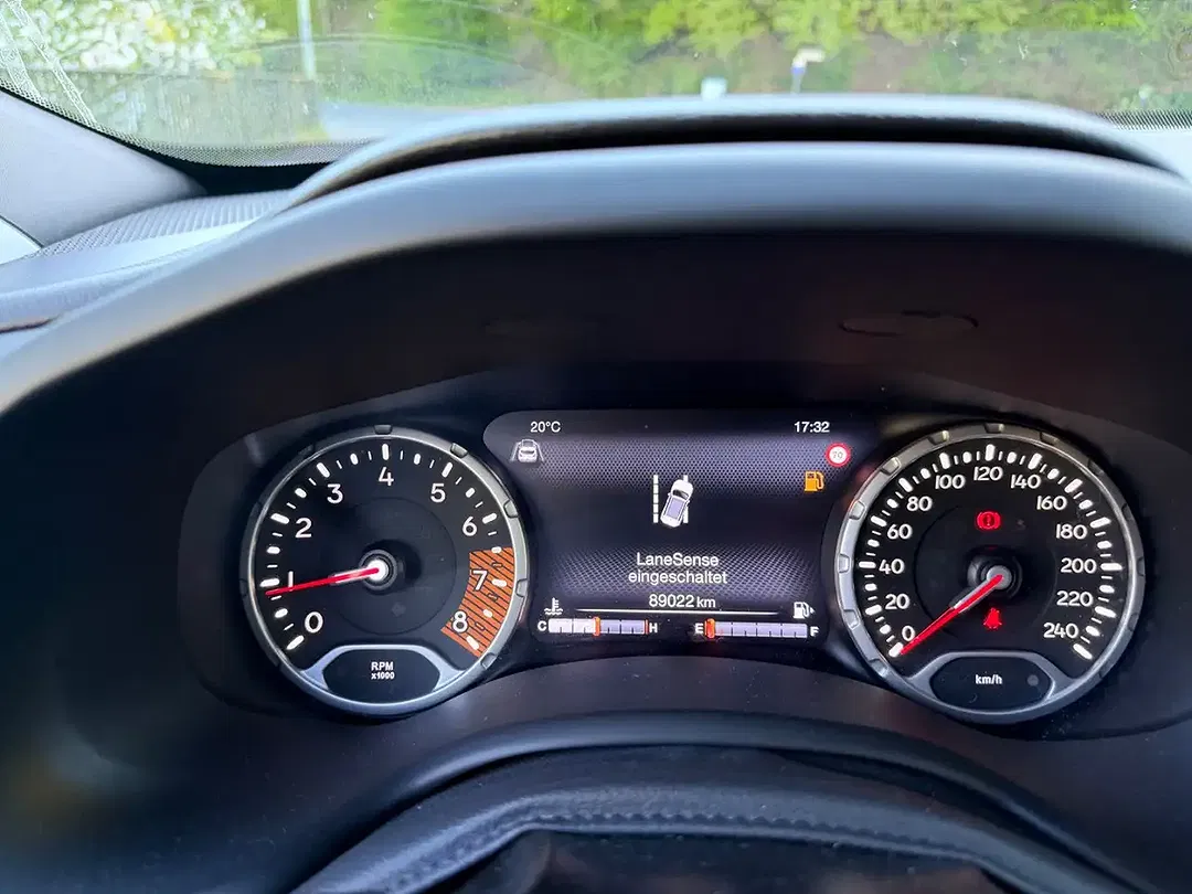 Jeep Renegade Limited - Thumbnail 32