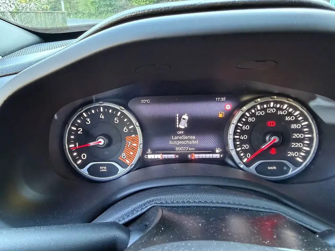 Jeep Renegade Limited - Thumbnail 33
