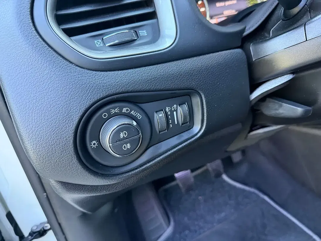 Jeep Renegade Limited - Thumbnail 46