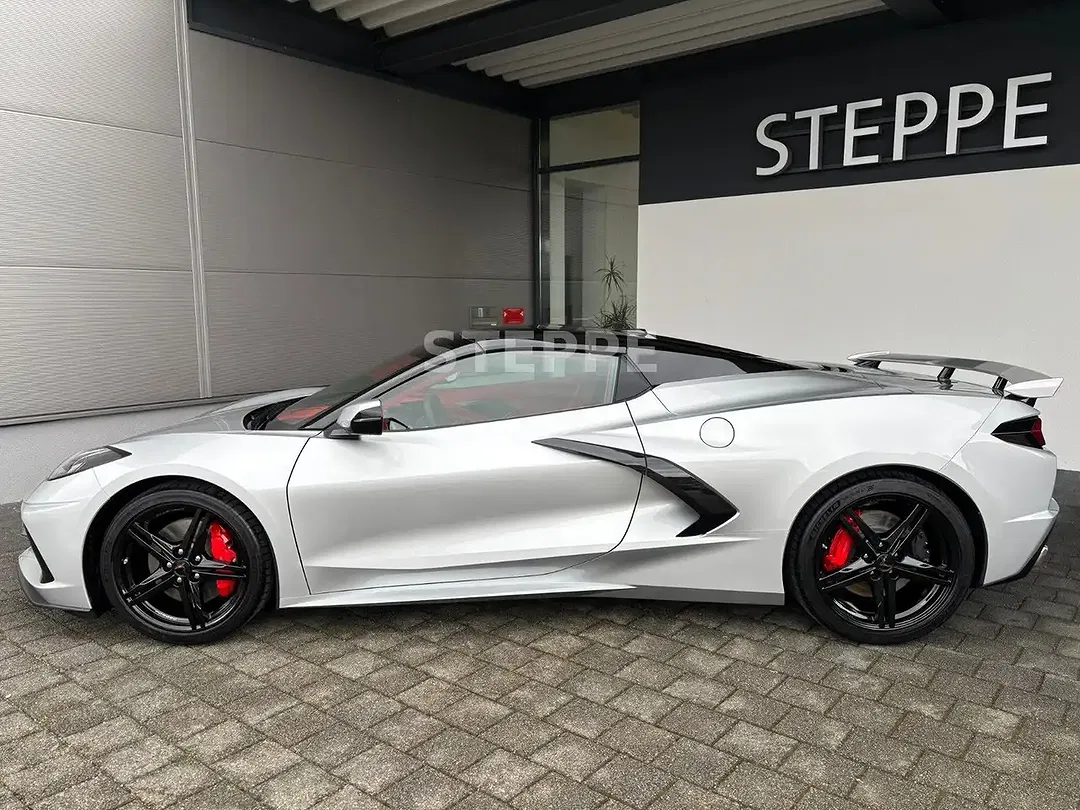 Corvette C8 Stingray Convertible 3LT - Thumbnail 3