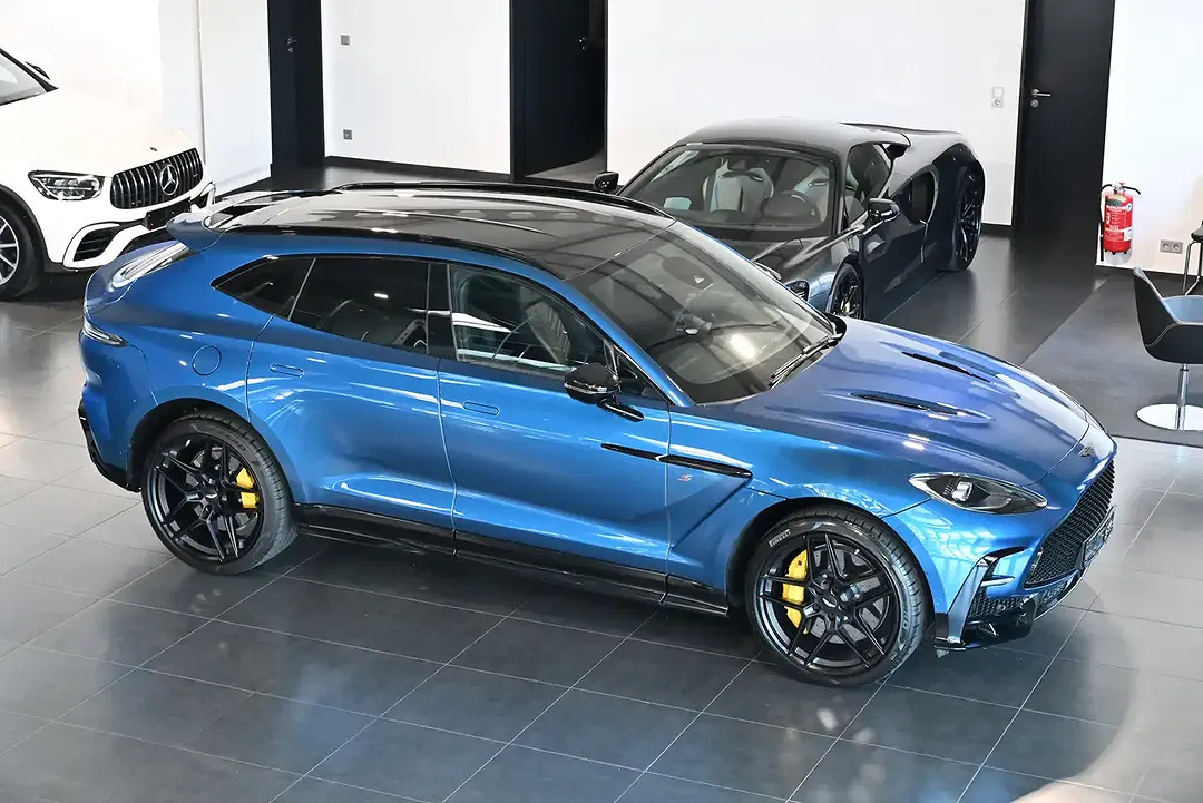 Aston Martin DBX S - Thumbnail 3