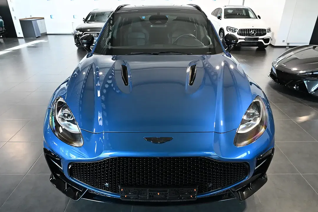 Aston Martin DBX S - Thumbnail 4