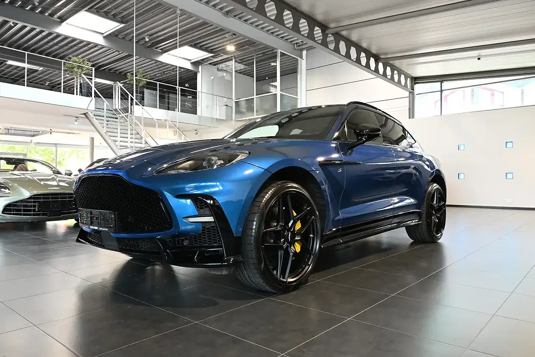 Aston Martin DBX S - Thumbnail 6