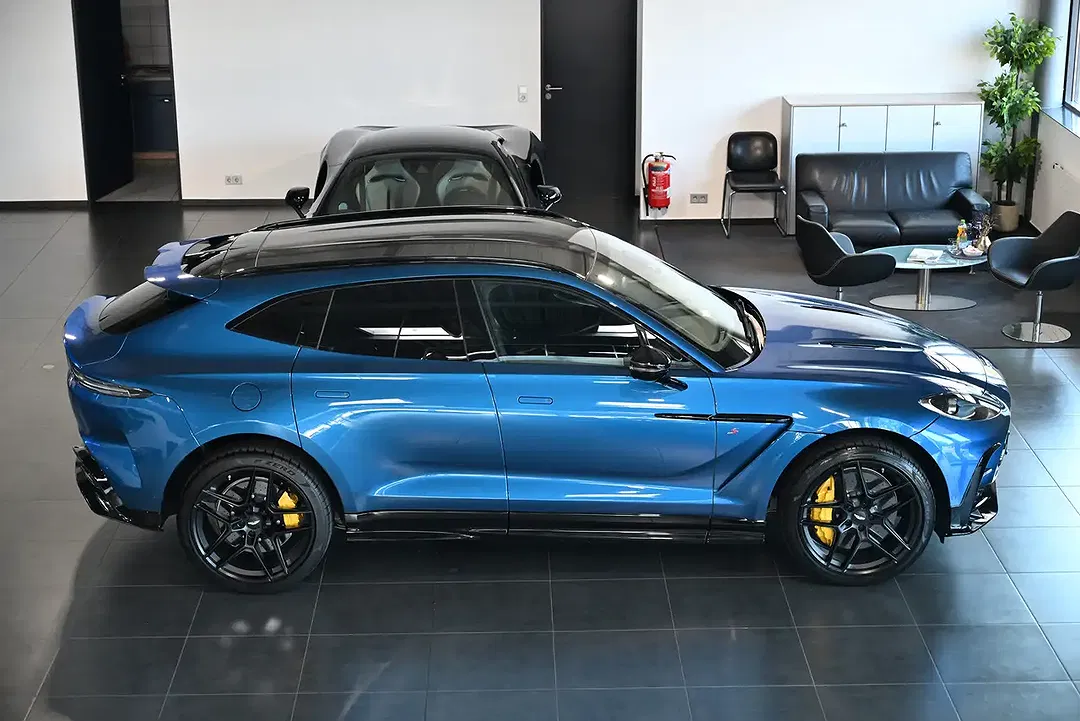 Aston Martin DBX S - Thumbnail 8