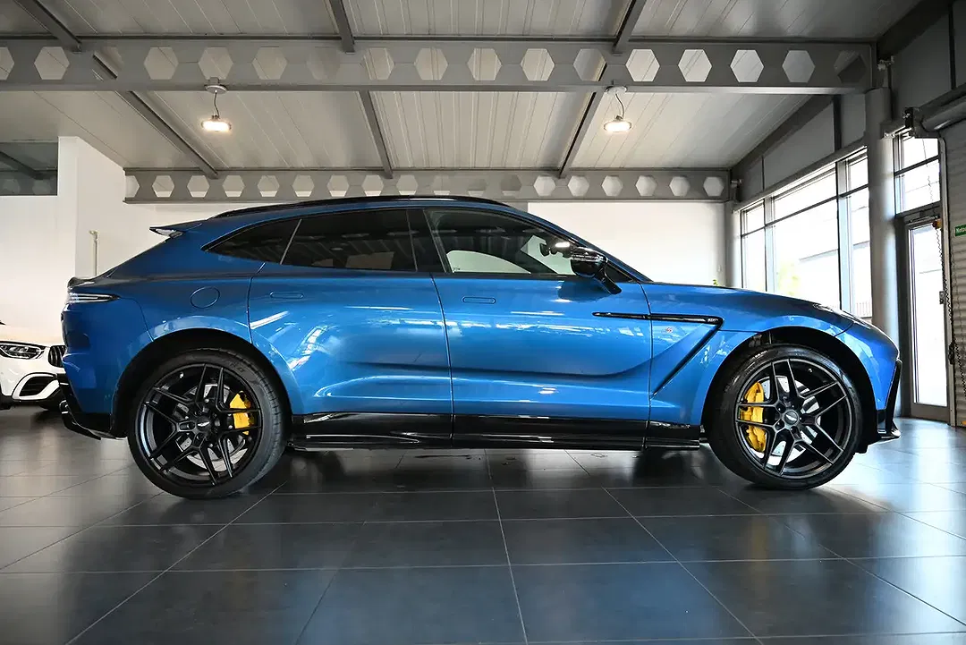 Aston Martin DBX S - Thumbnail 9