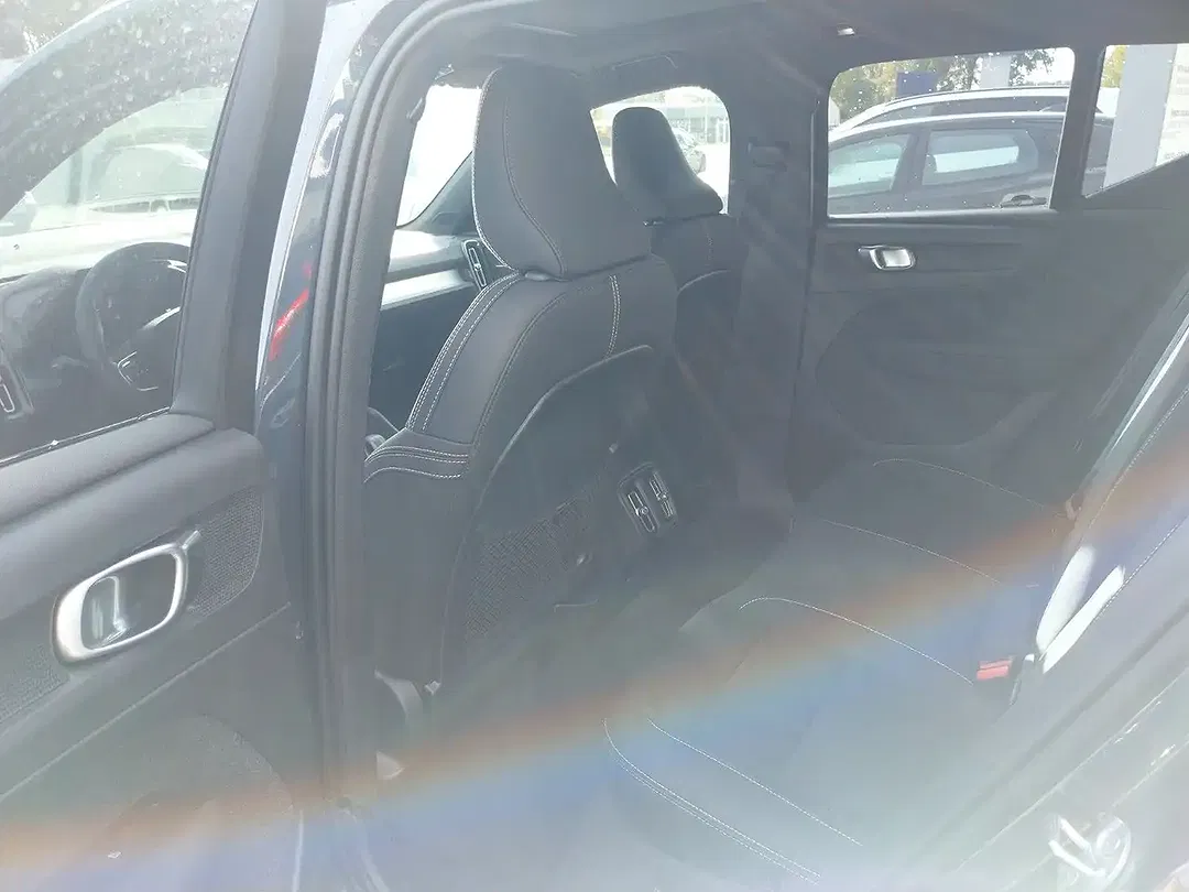 Volvo XC40 Ultra Black Edition - Thumbnail 11