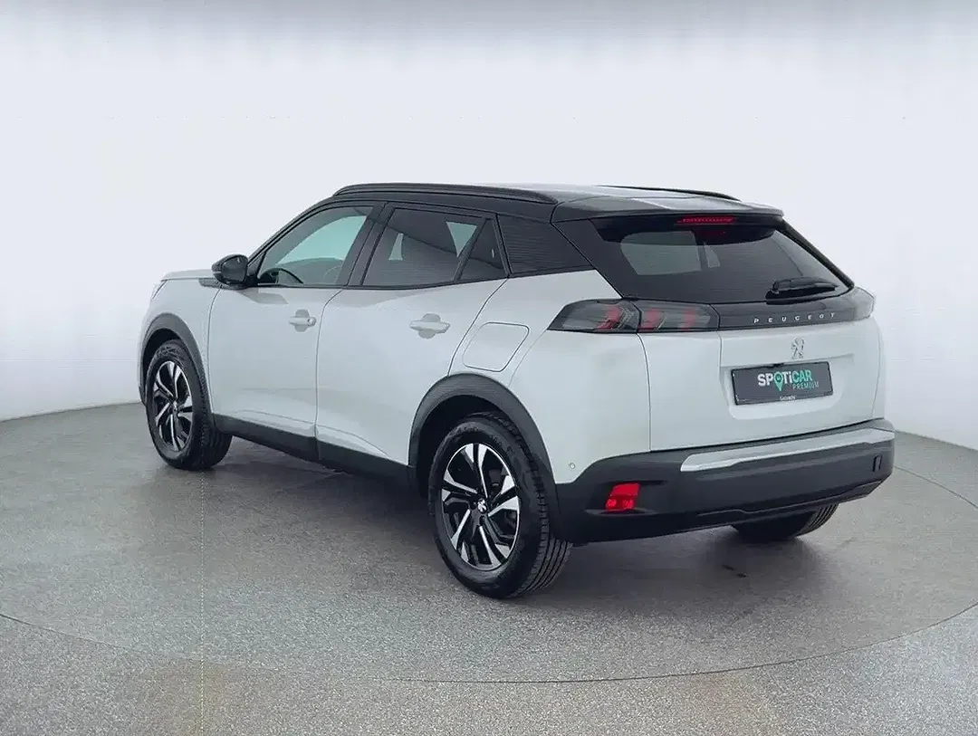 Peugeot 2008 GT - Thumbnail 5
