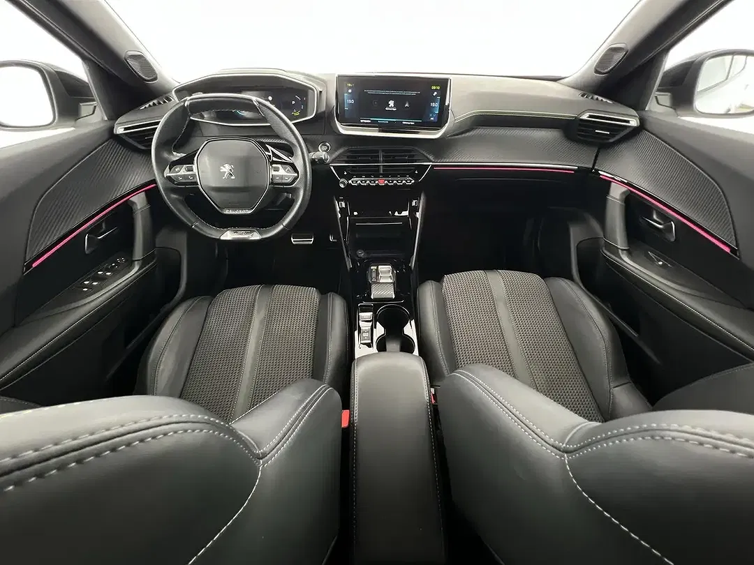 Peugeot 2008 GT - Thumbnail 6
