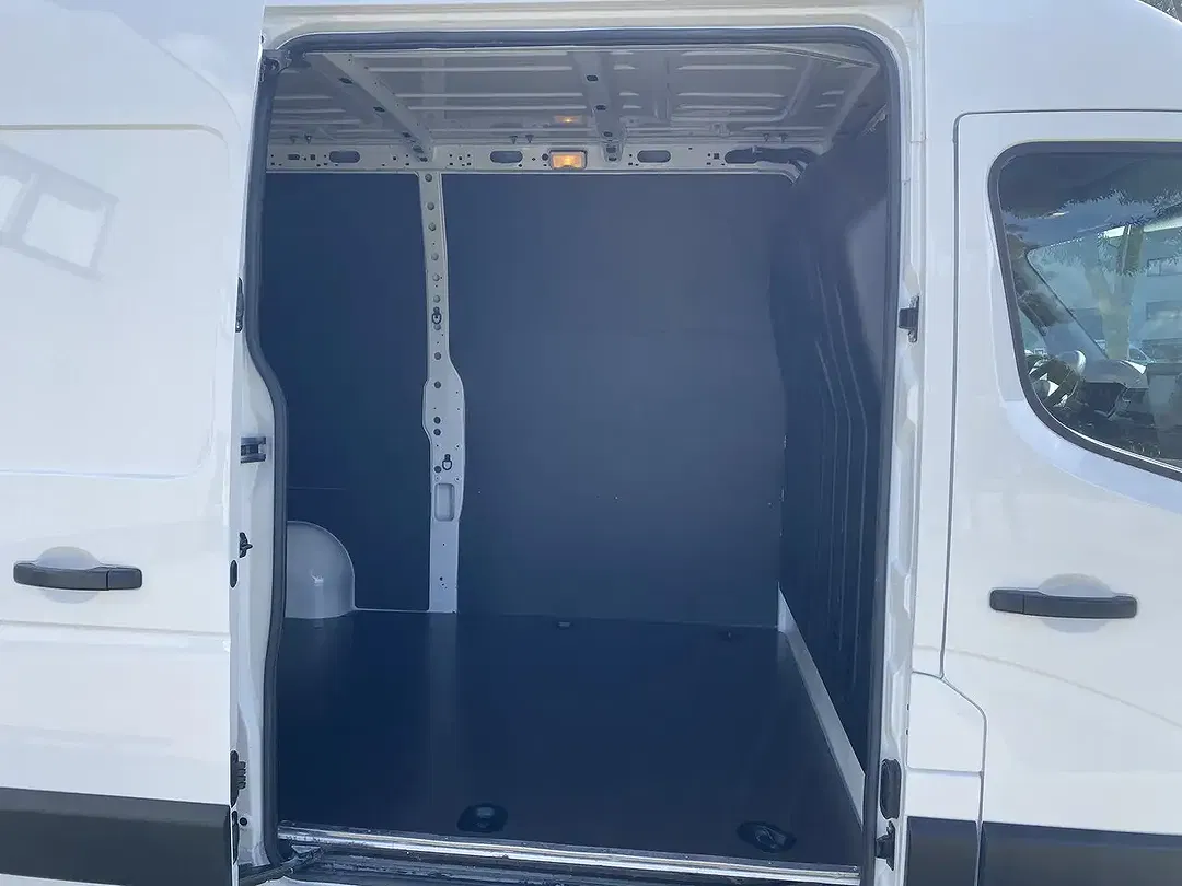 Nissan Interstar L2H2 - Thumbnail 5