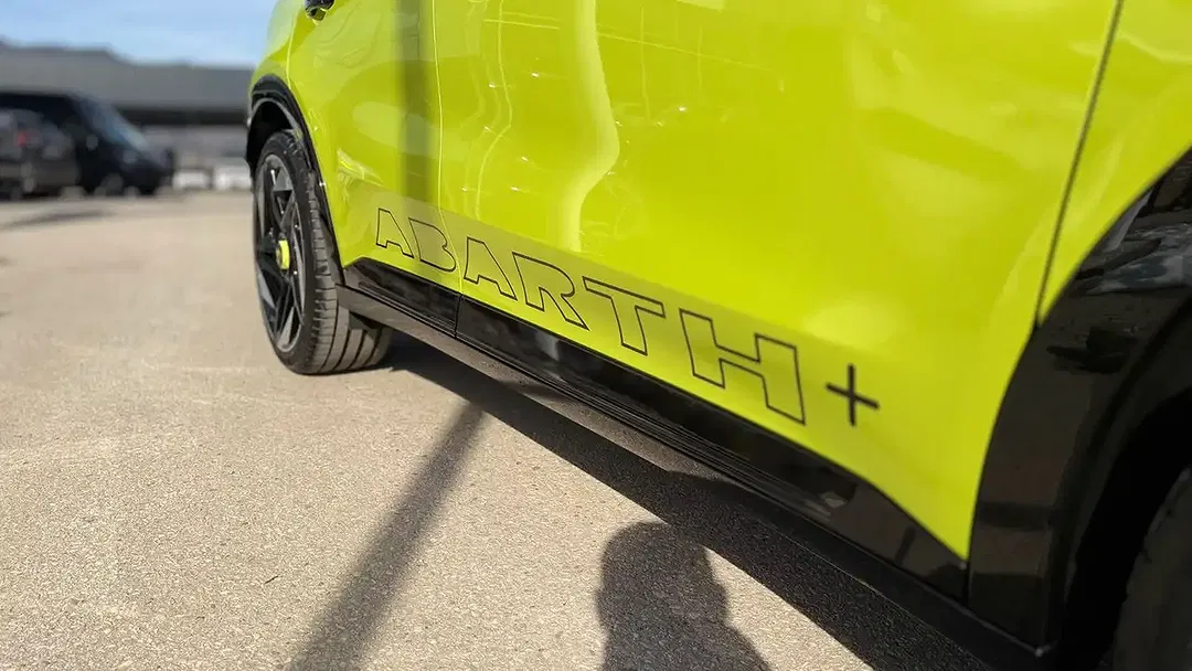 Abarth 600e Scorpionissima - Thumbnail 9